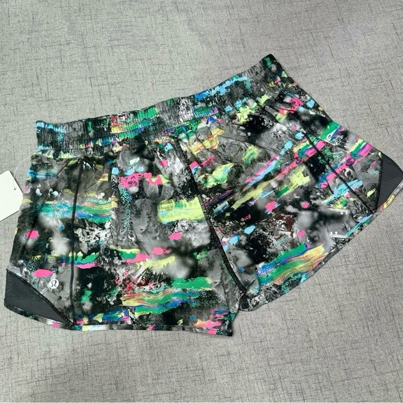Lululemon Hotty Hot High Rise Atheltic Shorts Paint Drift Multi Neon Gray 12 NWT - Picture 8 of 9